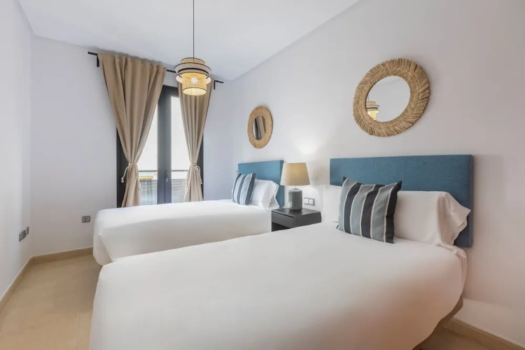 2 Bedrooms Apartment
