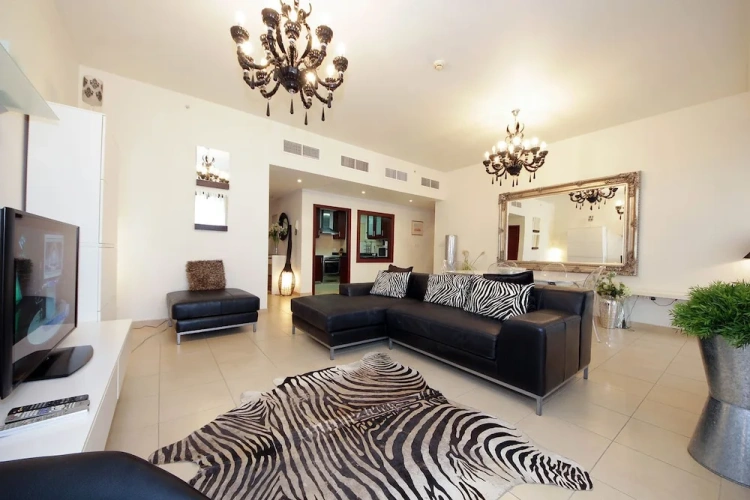 2 Bedrooms Apartment