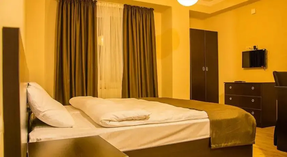 Hotel Hilltop
