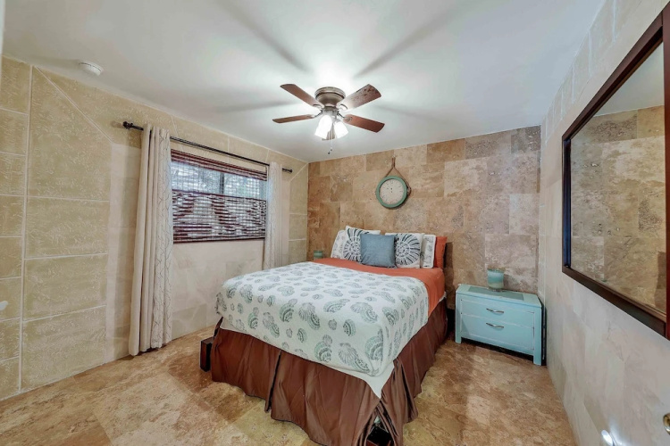 Palm Breeze 1035