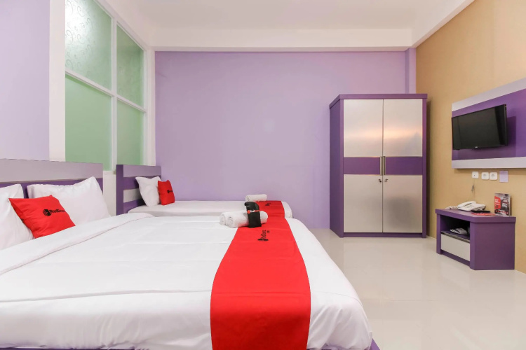 RedDoorz Plus near Stasiun Bekasi