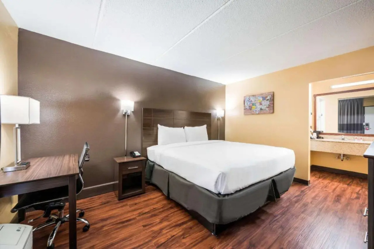 Riverchase Hotel