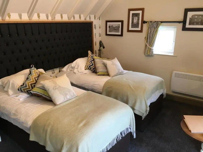 Standard Twin room