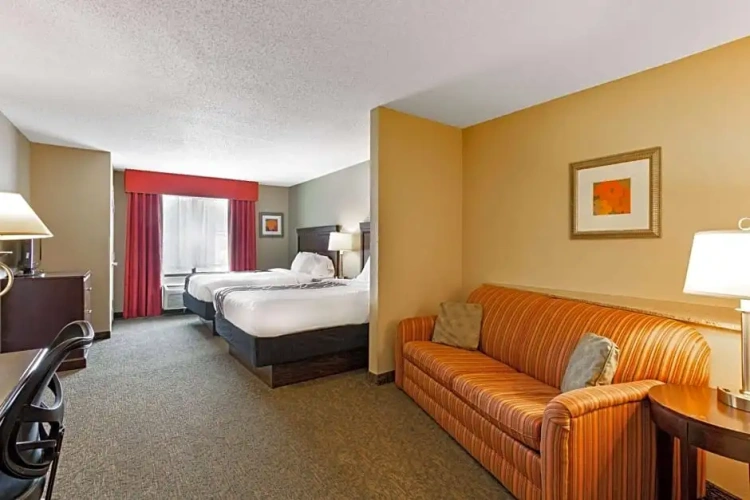 2 Bedrooms Sextuple Suite