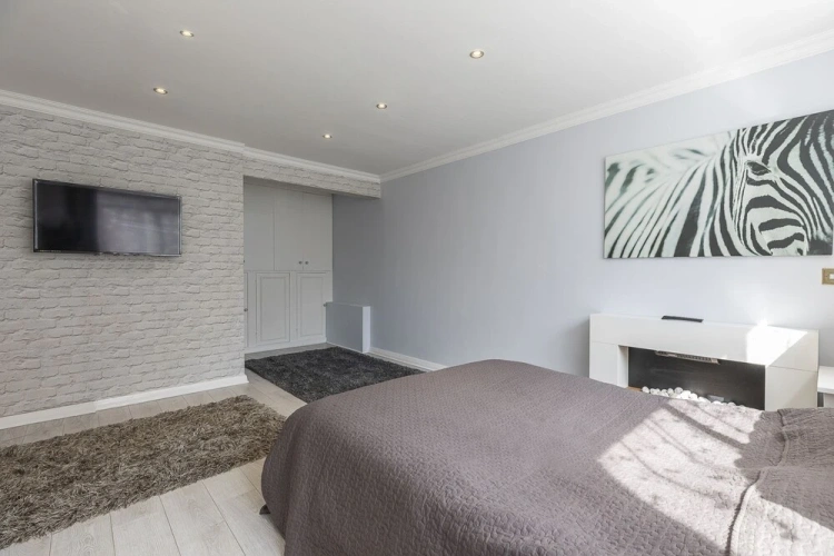 Sextuple Family Apartment