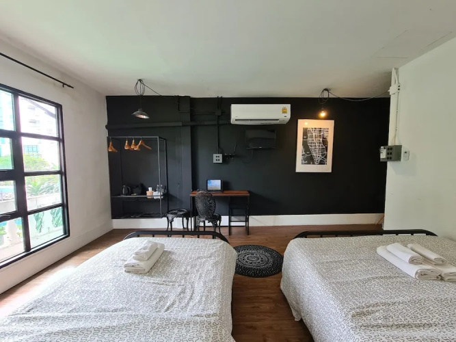 Hand Hotel