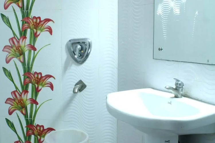 Hotel Saina International