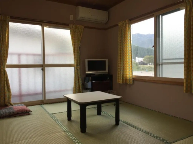 Economy room