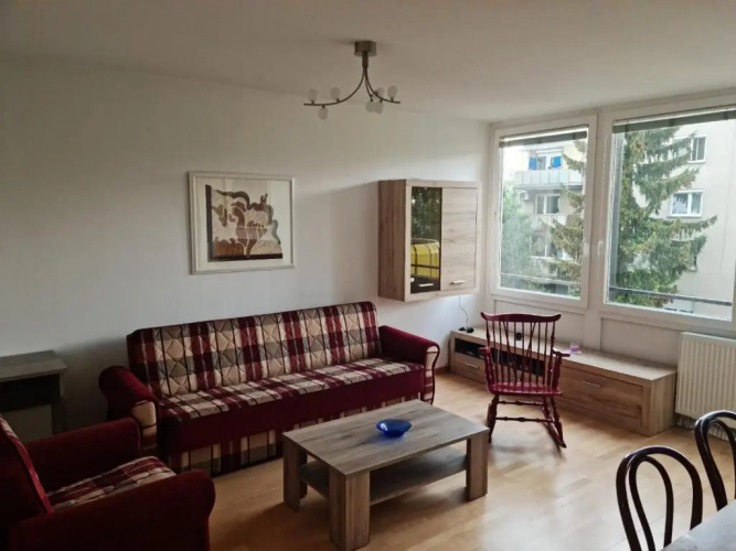 Thomas apartment 028