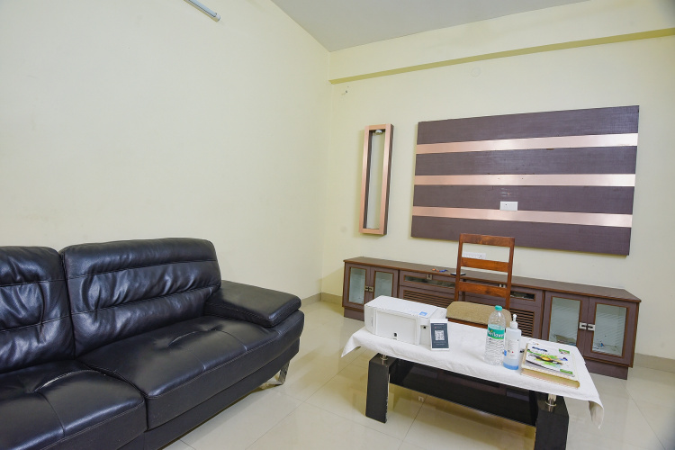 Fabhotel Cruze