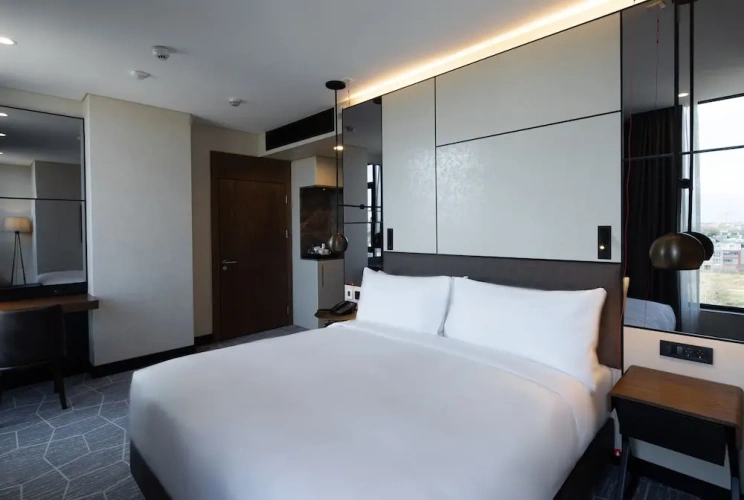 Standard Double room with city view