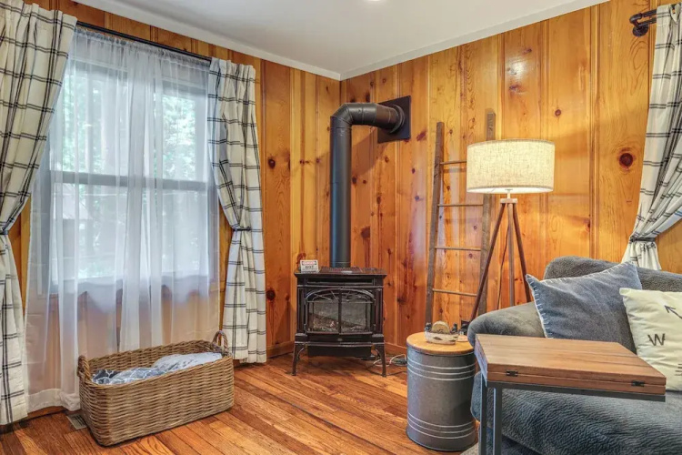 California Mountain Cabin w/ Lake Access & Deck!