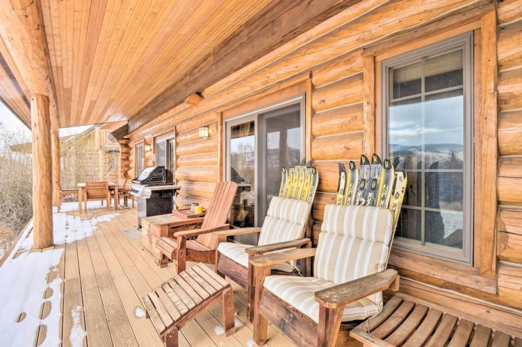 Mountain Views & Fire Pit: Granby Retreat!