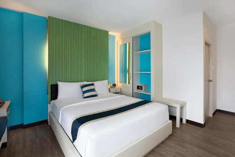 Deluxe Twin room with balcony
