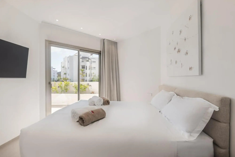 Bentor 3-3 PENTHOUSE POOL VIEW & JACUZZI 2B