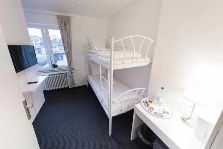 Economy Quadruple room