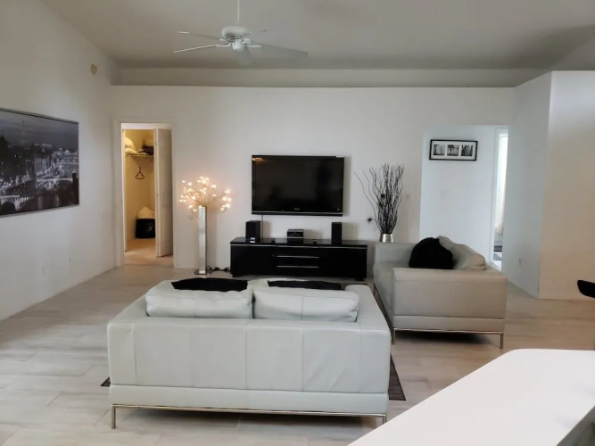 Windward Cay 4707