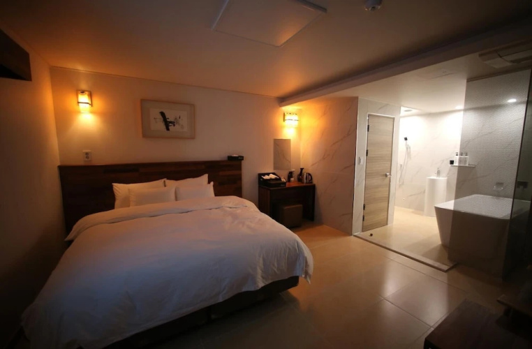 Hotel You&I