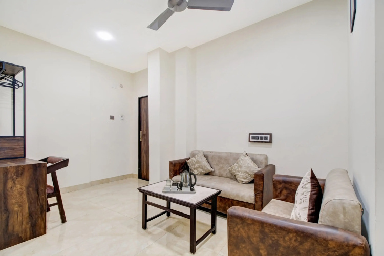Hotel O Vijayawada Near Railway Station