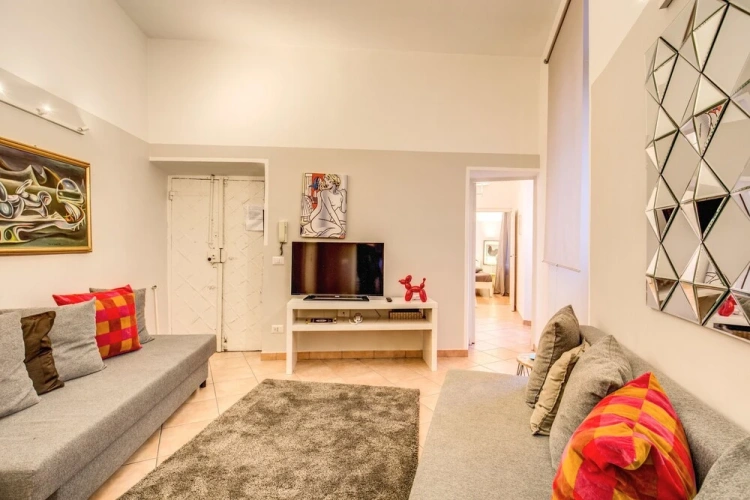 2 Bedrooms Apartment