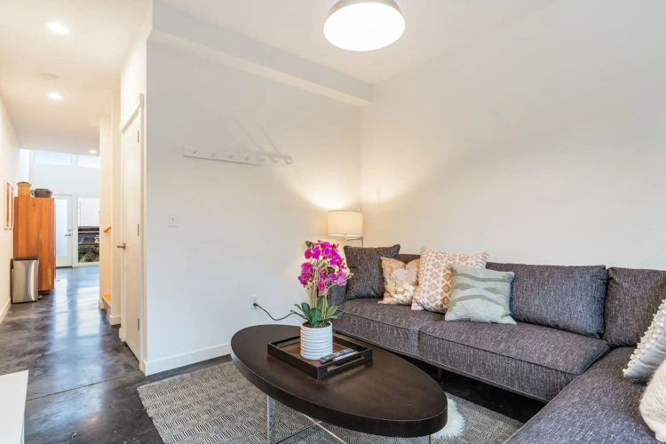 2BR 2BA The Ballard Modish Seattle Location With Rooftop View