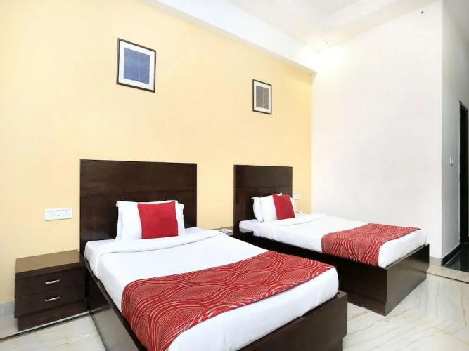 Hotel 42 by OYO Rooms