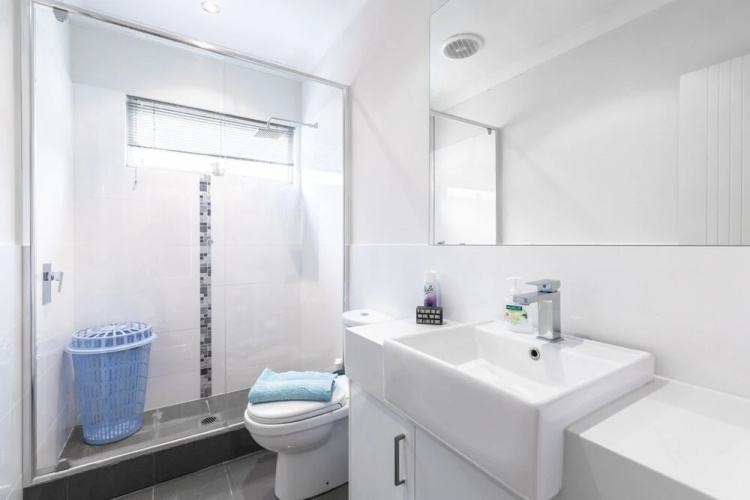 Conveniently Located Luxury Home - 10 Mins from CBD