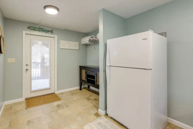 Near Steinhatchee River: Studio w/ Screened Porch!