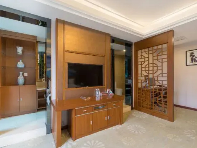 Lv Zhou Hotel