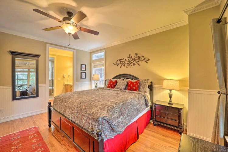 5 Bedrooms Cottage