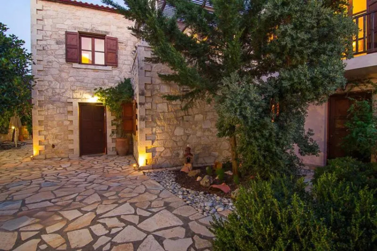 Sarris Villa, a country side villa, By ThinkVilla
