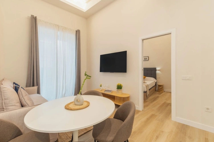1 Bedroom Apartment with balcony