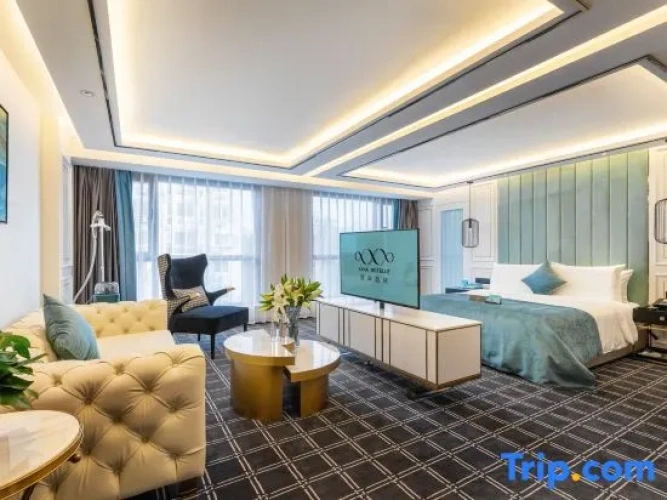 Deluxe Suite