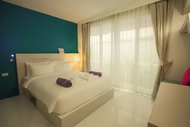 Nee Pool Villa
