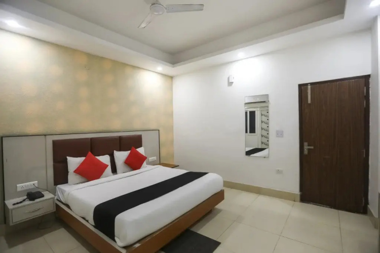 Hotel Noida Suites by Capital O