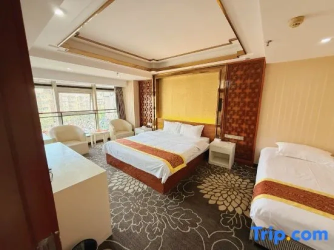 Deluxe Family Suite