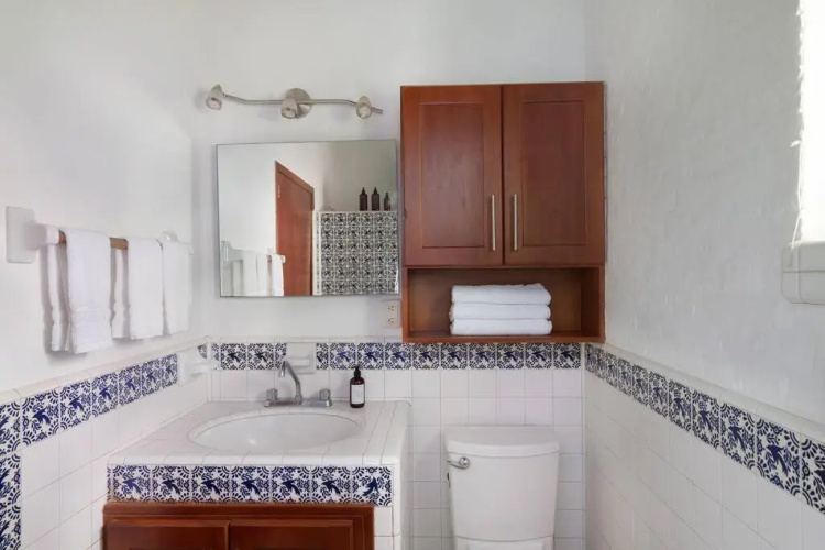 3 Bedroom Spacious Villa with Pool & Lake view