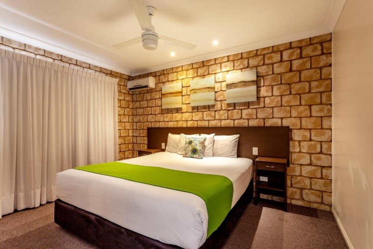 2 Bedrooms Apartment