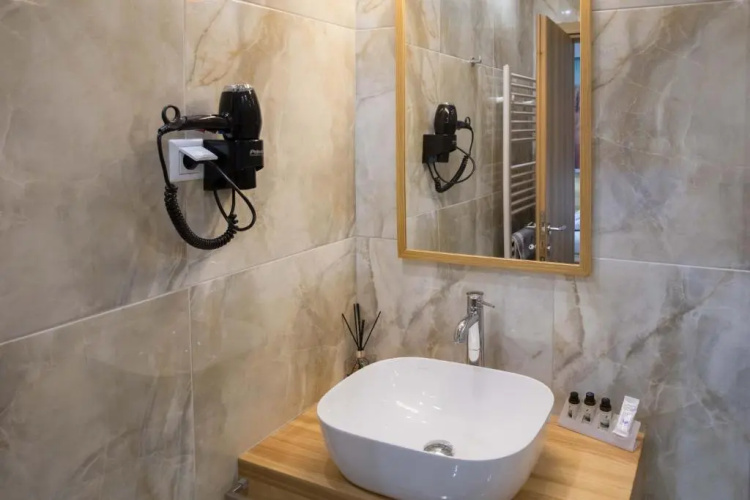 Alexandros