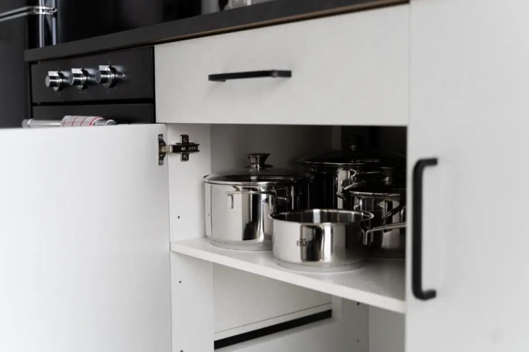 Modernes Studio mit Netflix
