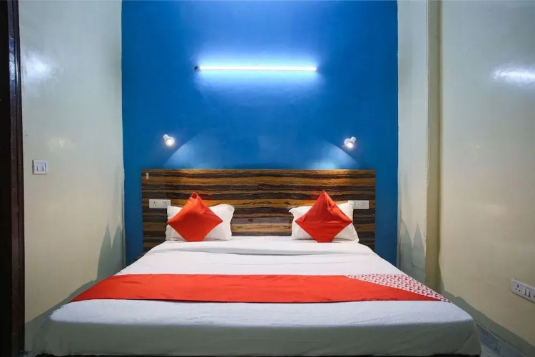 Silver Villa by OYO Rooms