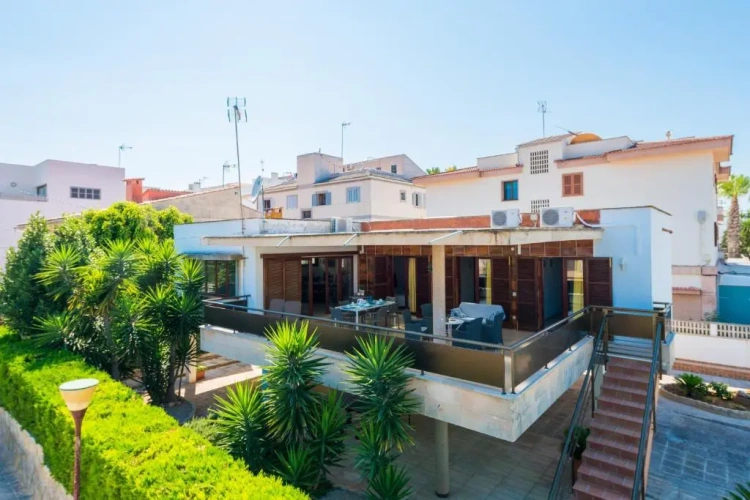 3 Bedrooms Villa