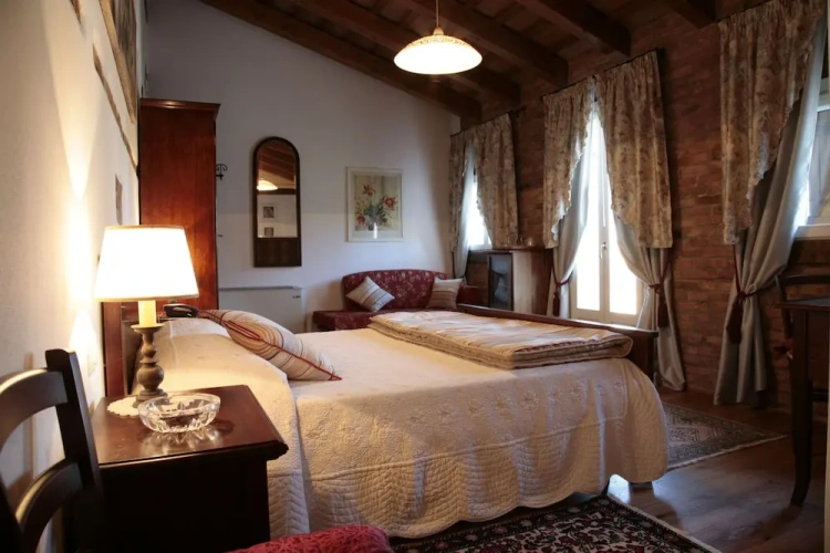 Suite with balcony