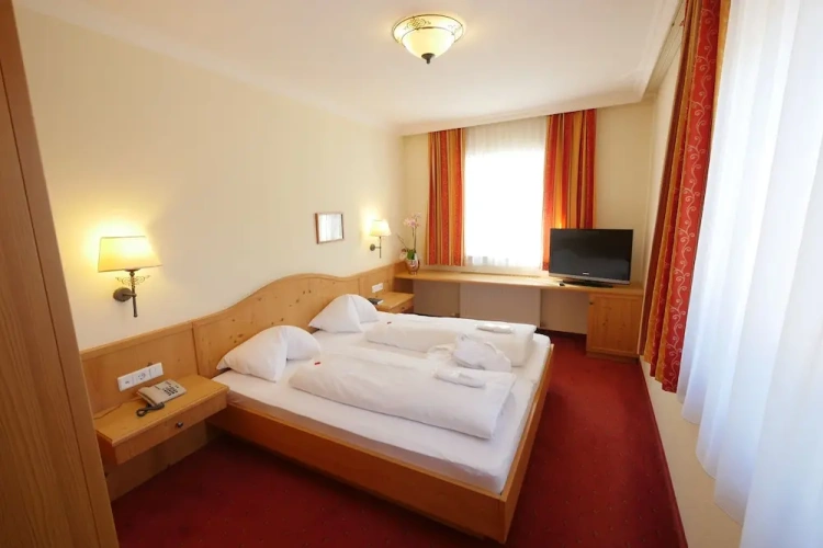 Suite with mountain view