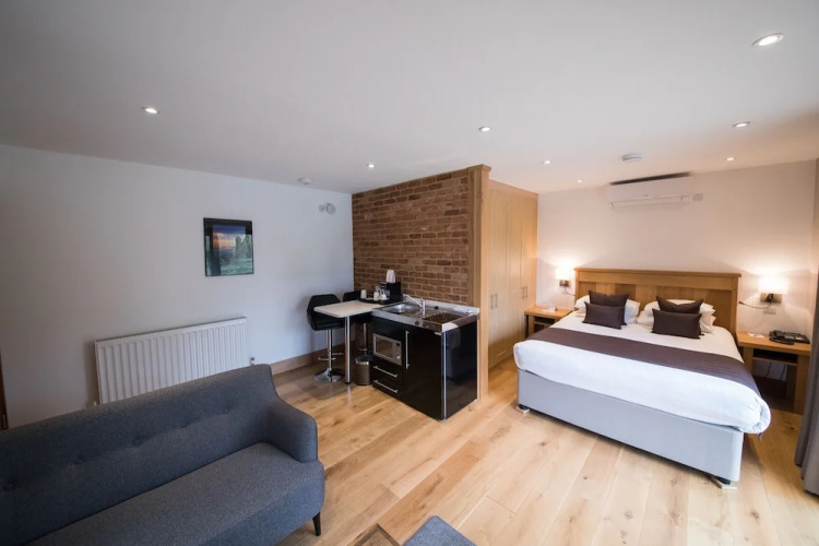 Tewinbury Farm Hotel