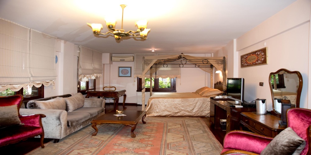 Deluxe Suite