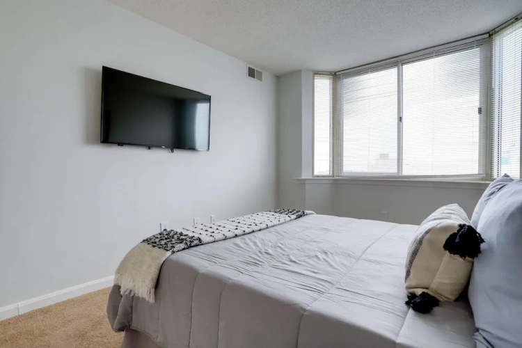 Sextuple Apartment
