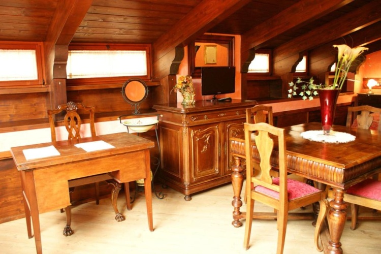 Attic Junior Suite