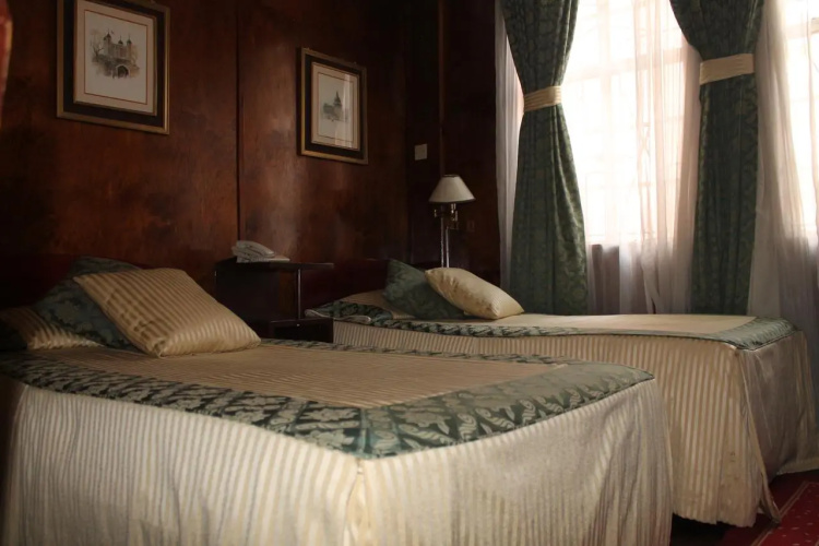 Oakwood Hotel