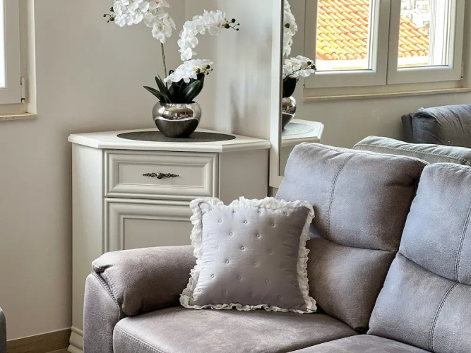 MIRROR apartment